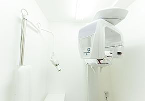 3次元で骨の状態や神経の位置を確認歯科用CT